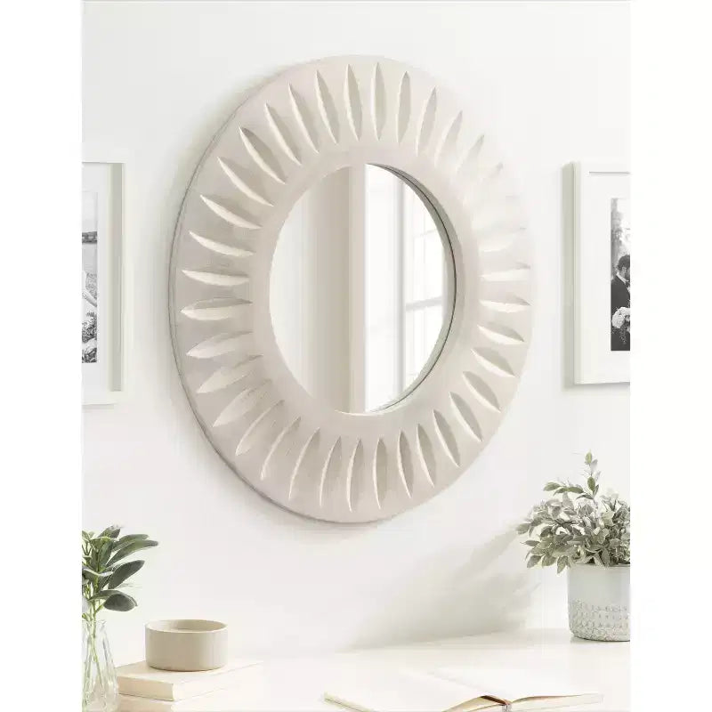 Miroir mural soleil rond 26", Cadre en bois de manguier sculpté à la main, Blanc vieilli, Accroches en D incluses