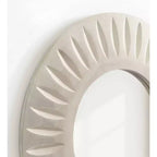 Miroir mural soleil rond 26", Cadre en bois de manguier sculpté à la main, Blanc vieilli, Accroches en D incluses