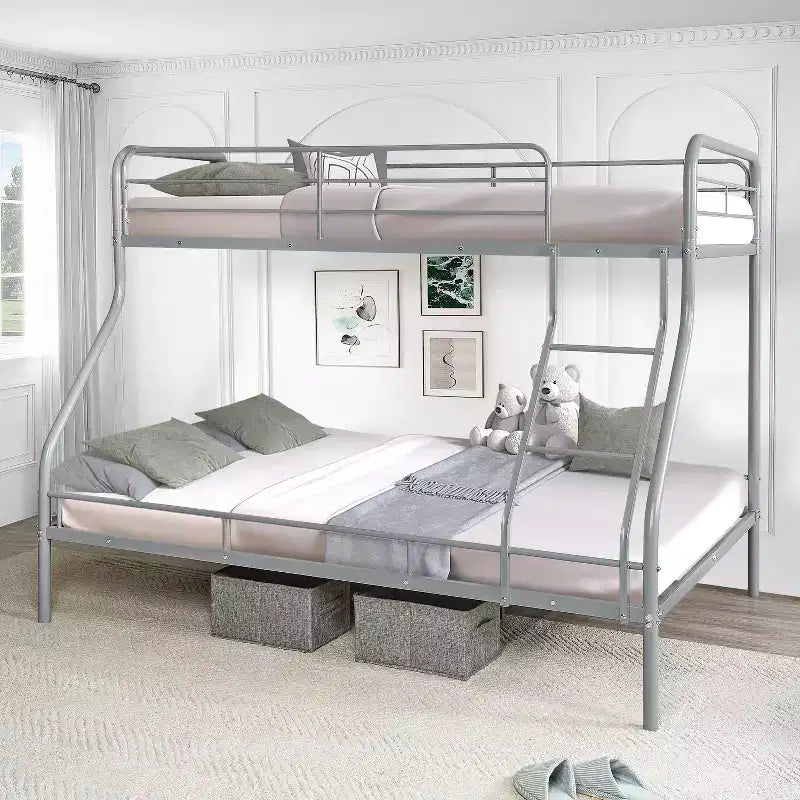 Lit superposé en métal une place au-dessus d'un lit deux places, barrières de sécurité, échelle inclinée, rangement sous le lit de 27,4 cm, capacité de 227/136 kg