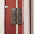 Vitrine 2 portes avec portes en verre trempé, fond miroir, étagères réglables et éclairage intégré