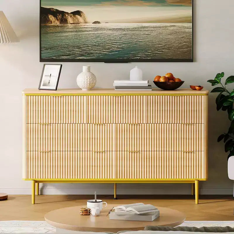 Commode 7 tiroirs, 137 cm de large, design cannelé, poignées en métal doré, bois d'ingénierie, anti-basculement, meuble TV