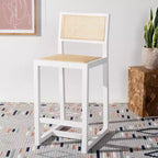 Tabouret de comptoir en rotin avec structure en bois de hêtre, dossier bas sans accoudoirs, repose-pieds, capacité de 125 kg