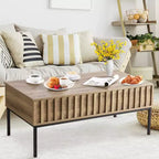 Table basse relevable avec rangement dissimulé, finition teck, 109x56 cm, style ferme
