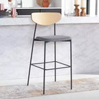 Tabouret de bar, dossier en noyer, assise en polyester noir, structure en fer, repose-pieds, hauteur d'assise 76 cm, capacité 113 kg