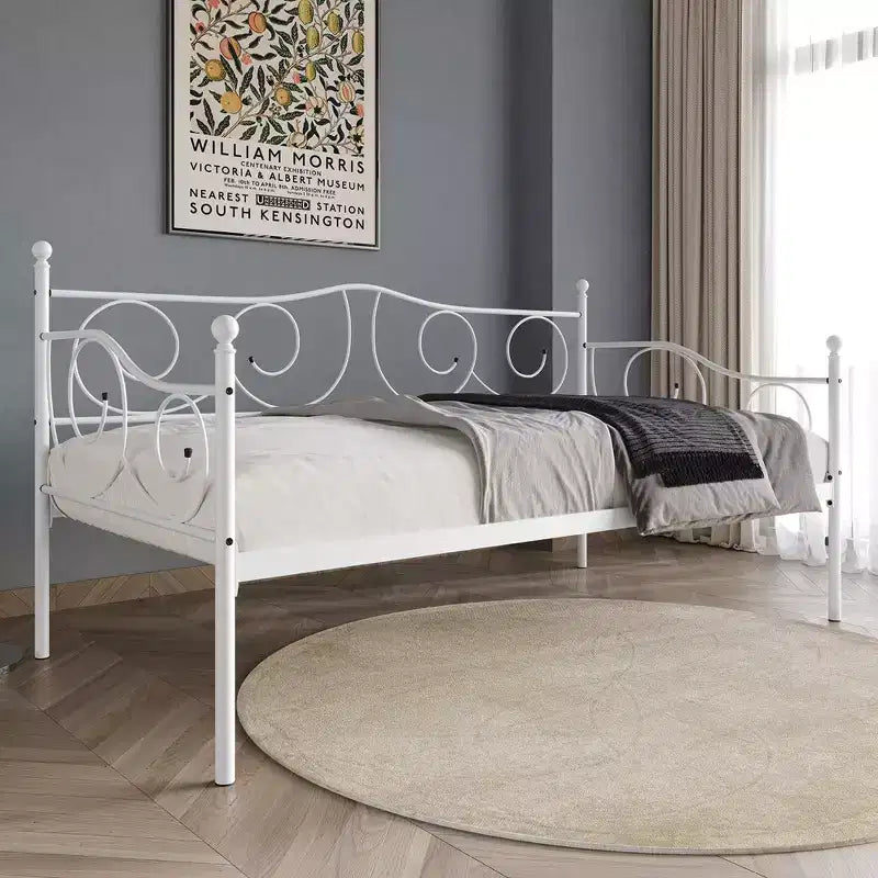 Lit de repos en métal avec détails de finition, support en bois à 12 lattes, finition par revêtement en poudre, capacité de 136 kg, noir/blanc/marron